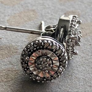 Silpada sterling silver earrings studs